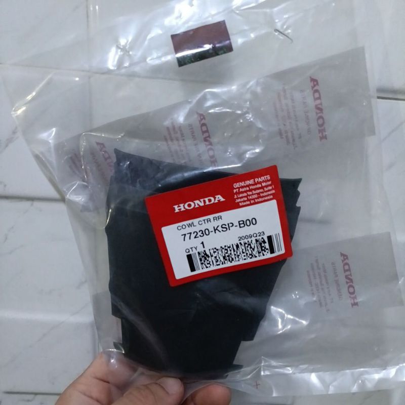 77230 KSP B00 COWL REAR CENTRE DASI COVER TAIL NEW MEGAPRO monoshok 2011-2018 ORIGINAL