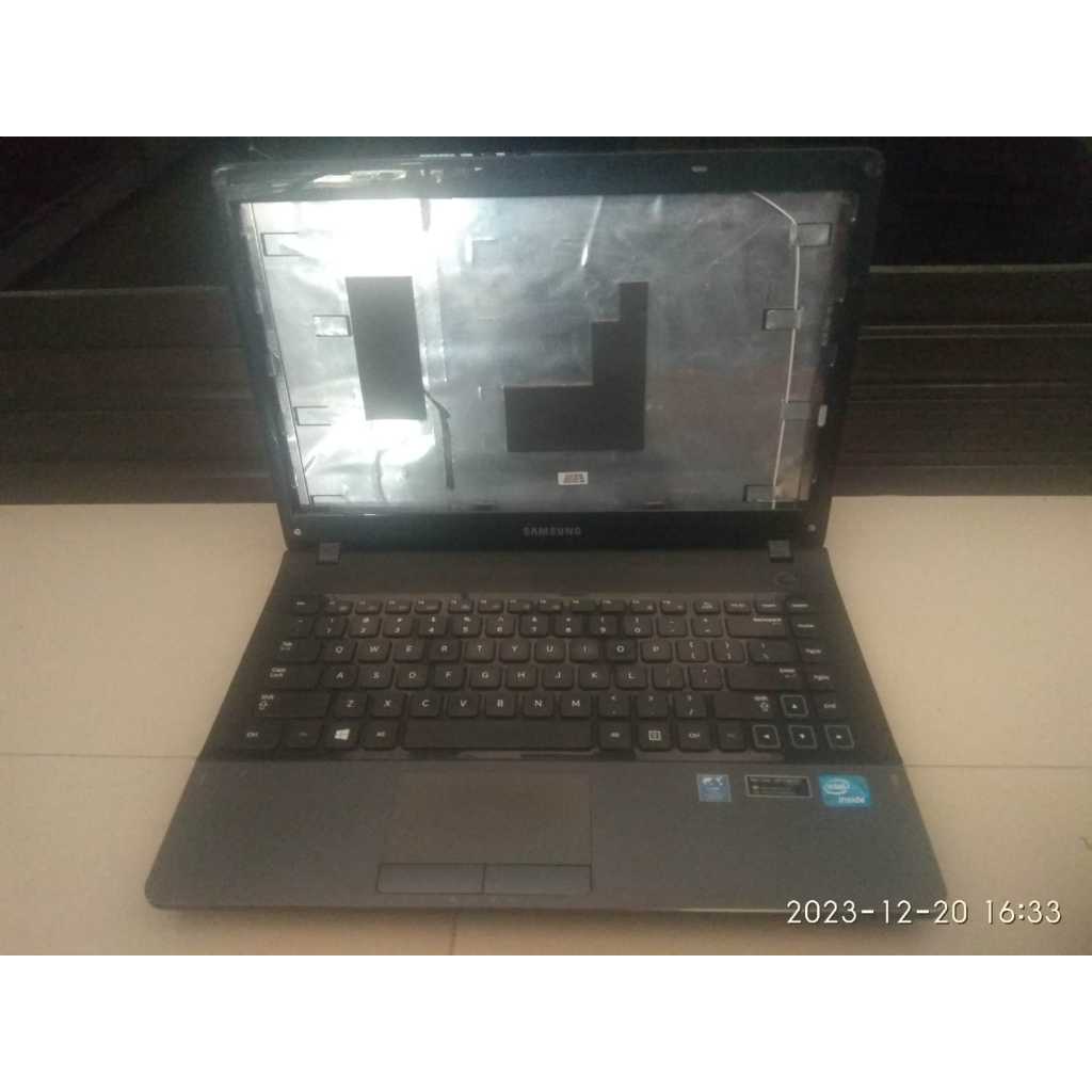 Casing Laptop Second Samsung NP300 E4X