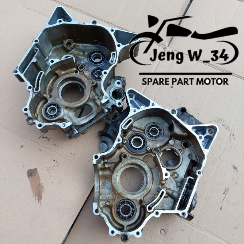 CRANKCASE BLOK KALTER TENGAH KANAN KIRI NOMER MESIN NEW VIXION KODE 1PA ORIGINAL
