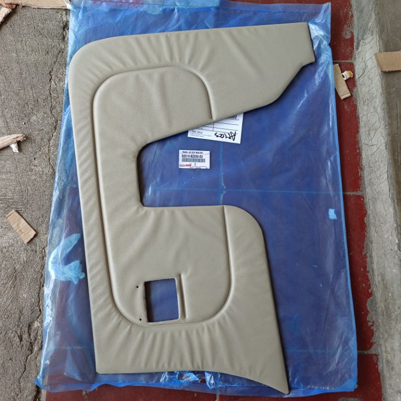 doortrim belakang sebelah kanan avanza/xenia ori 2011 ke bawah