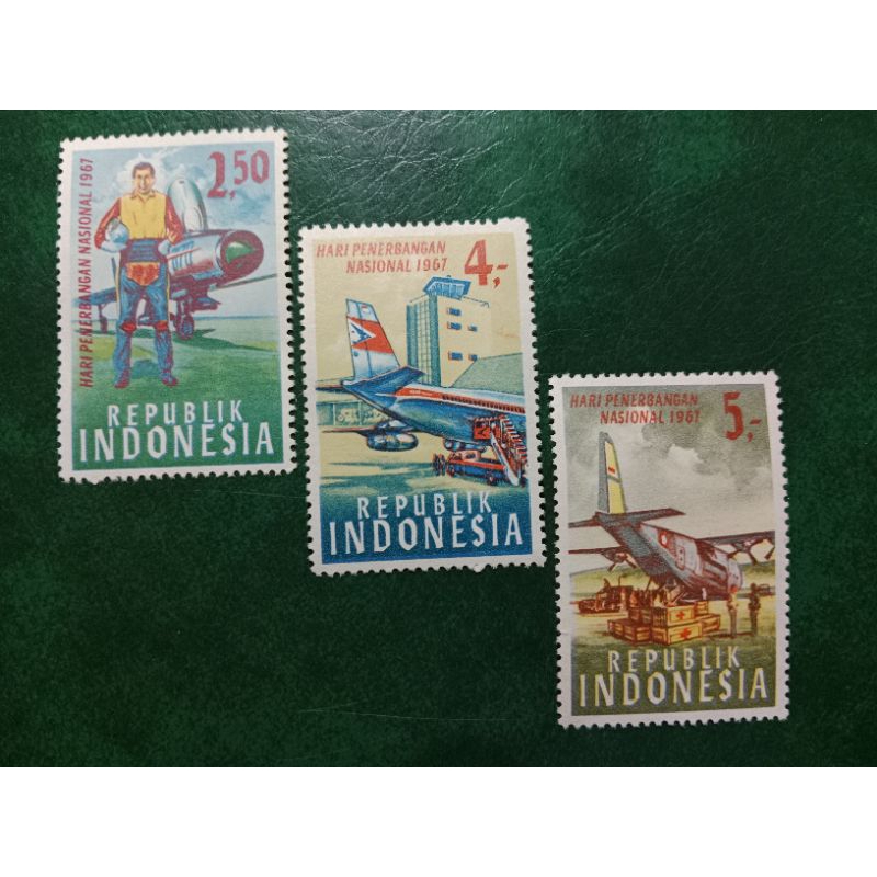 

Prangko Indonesia 3 Pcs Hari Penerbangan tahun 1967 UN USED