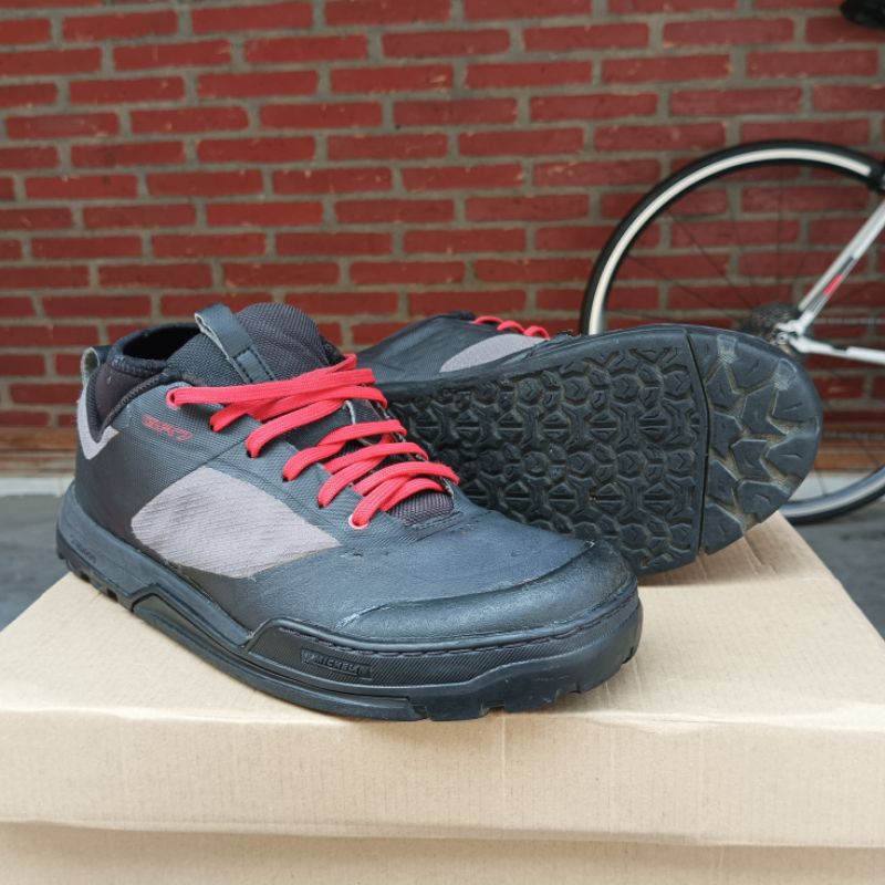 Sepatu Sepeda Mtb Shimano GR7 Flat non Cleat no five ten crankbrothers leatt