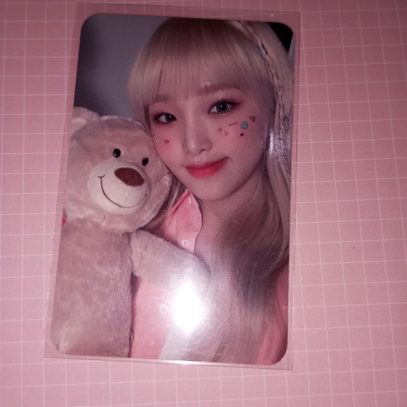 Photocard Yena Boneka OD Smiley Love War