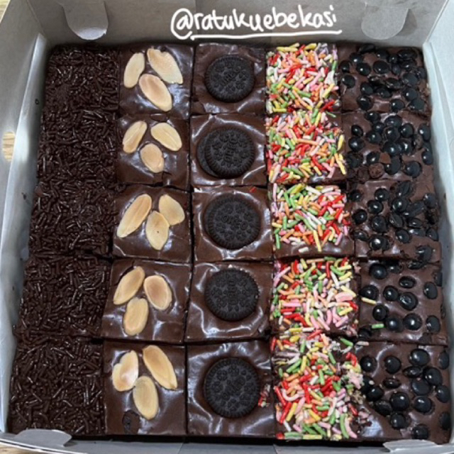 Brownies Fudgie/ Brownies Panggang-Hampers Natal/Kue Ulang Tahun/Lamaran/Hantaran
