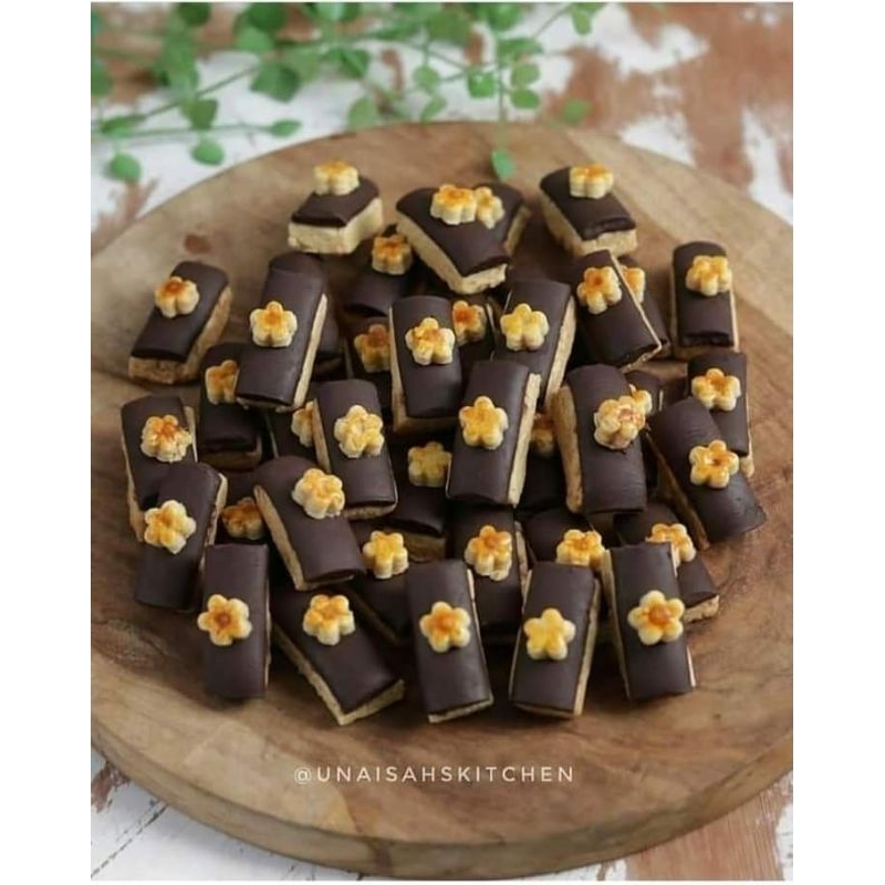 

STIK COKLAT/KUE KERING/COOKIES NATAL DAN TAHUN BARU