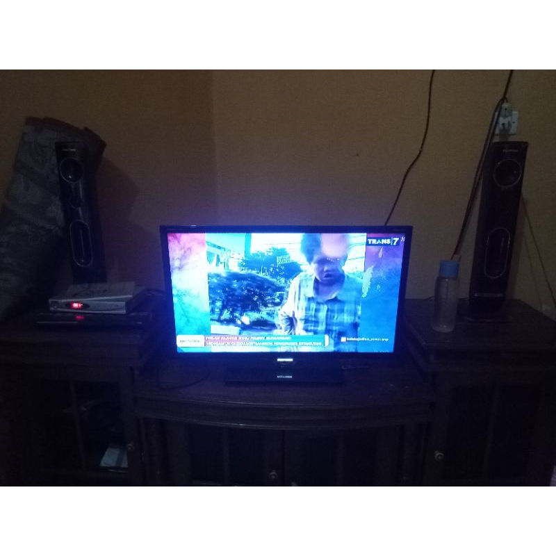 TV Polytron 32 inchi LED cinemax