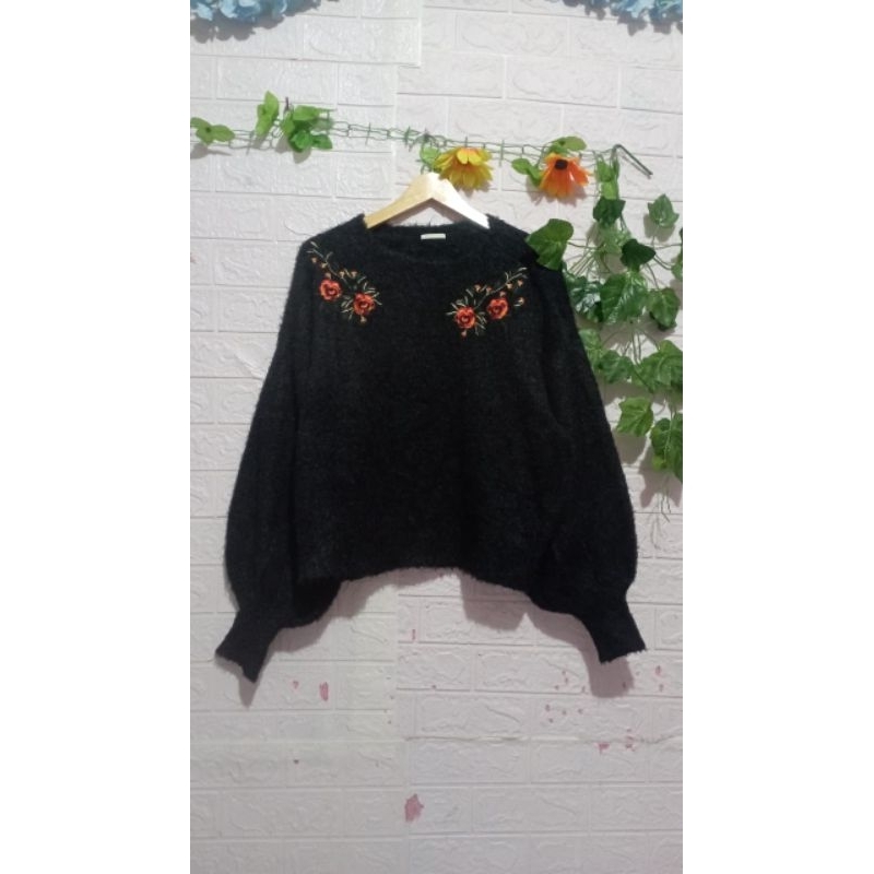 Sweater rajut tangan balon bulu fuzzy