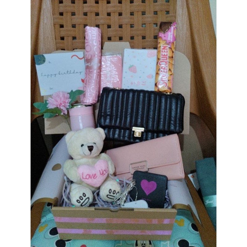 

Hampers Custom Special for Woman Kado Ulang Tahun Wanita Istimewa