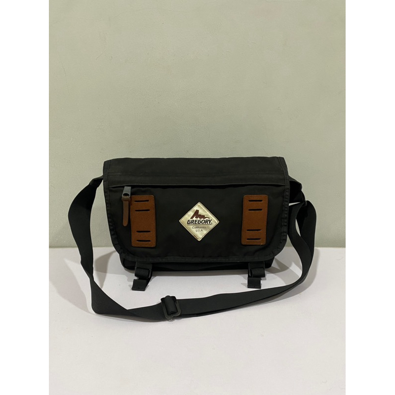 tas selempang gregory