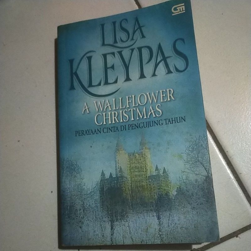 novel perayaan cinta di penghujung tahun by Lisa kleypas  terjemahan harlequin preloved bekas murah 