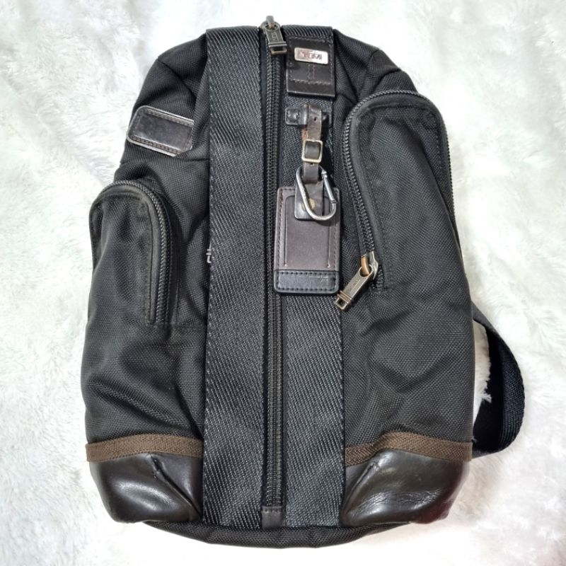 Preloved bundling Tumi Higgins Sling Bag & Alpha 2 Men Clutch