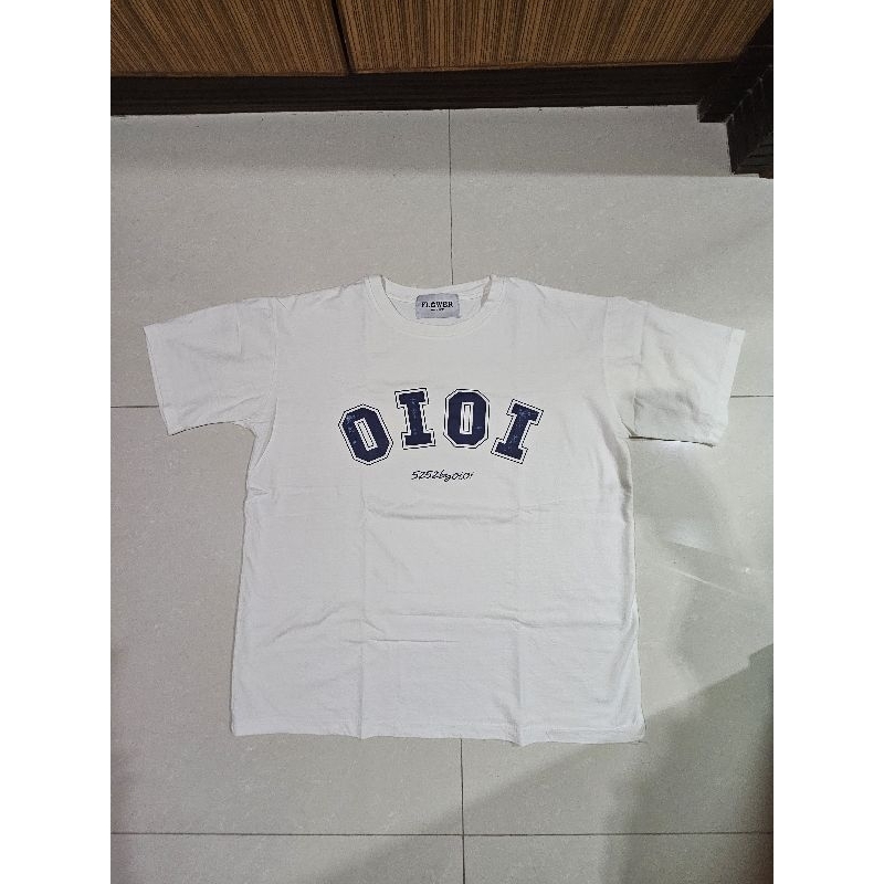 PRELOVED OIOI WHITE UNISEX TSHIRT BAJU KAOS CEWEK COWOK WARNA PUTIH LENGAN PENDEK SHORT SLEEVES