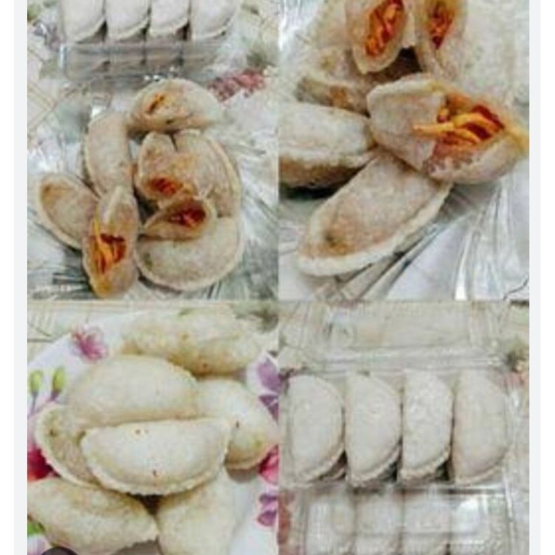 

cireng ayam suwir pedas/cireng mercon/cireng/ciryam /cireng isi ayam suwir pedas