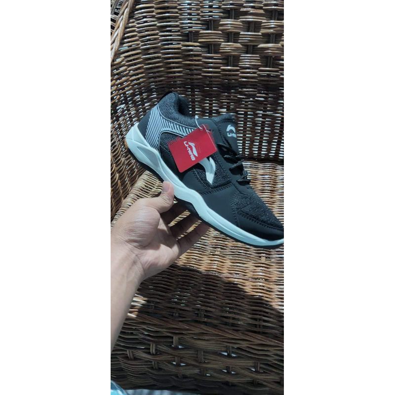 Sepatu Li-Ning