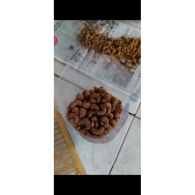 

kacang mete varian coklat