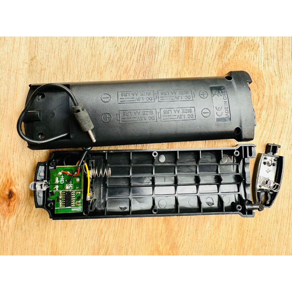 Kit Power Bank 0.5 A 5V 4 Slot Batre/Baterai AA A2  + Casing Plastik COLOKAN KECIL Portable Charger Mainan Rc drone