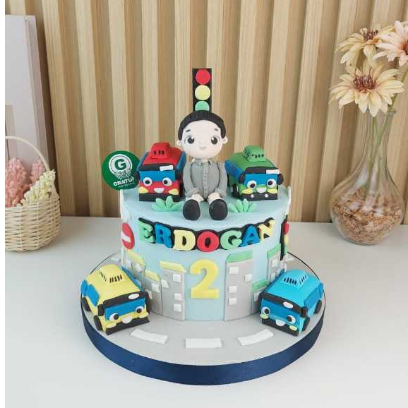 

CAKE TEMA TAYO UK 15CM FIGUR / KUE ULANG TAHUN CUSTOME