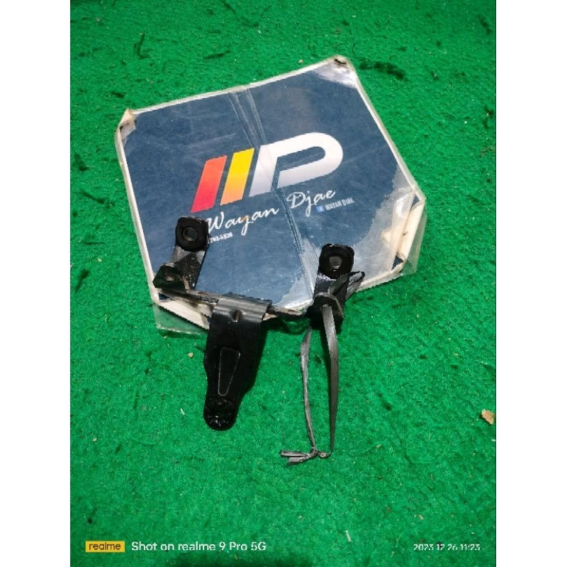 Braket breket lampu stop tvs neo original bekas copotan motor