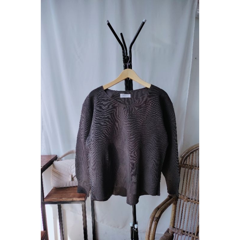 Outfit.by.el | Sweater Wanita Oversize Gaya Wanita Korea Fashion Terbaru Ootd Cewek Bumi Murah