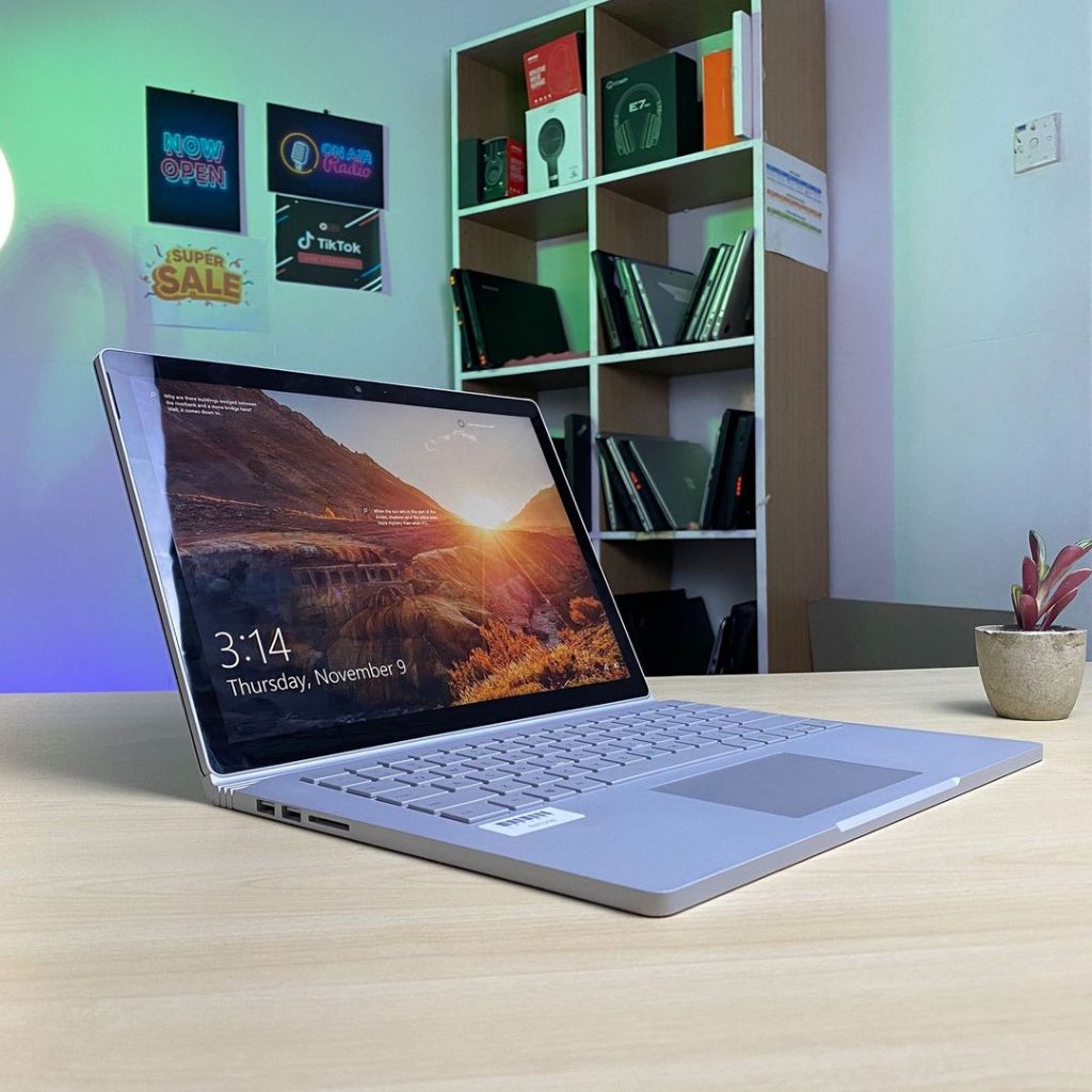 Microsoft Surface Book 2 Core i7 Gen 8