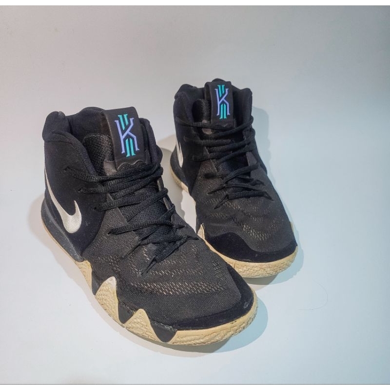 SEPATU BASKET KYRIE PRELOVED SIZE 42 INSOLE 26,5CM