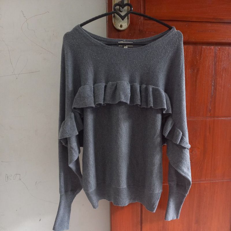 PRELOVED RAJUT RUFFLE