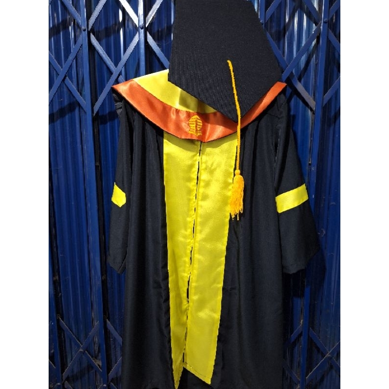 Ready Oneset Toga Wisuda UT (jubah + toga tali kuning + slaber/matras wisuda) Universitas Terbuka