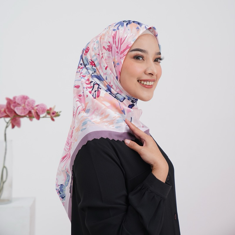 La Vierra - Grateful Series Hijab Segiempat Printing
