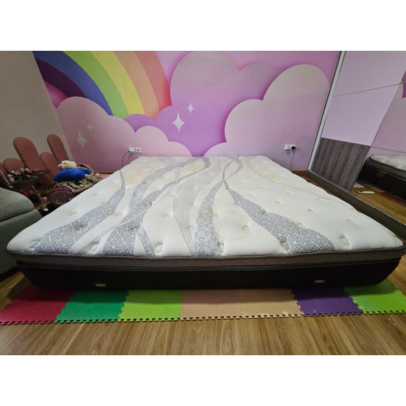 Lady Americana Versaire 200 x 200 Kondisi sangat bagus