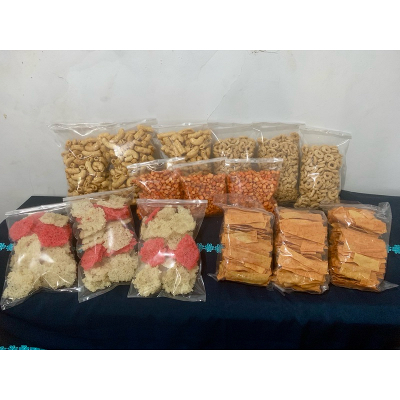 

Aneka kripik,slondok,balok,rengginang