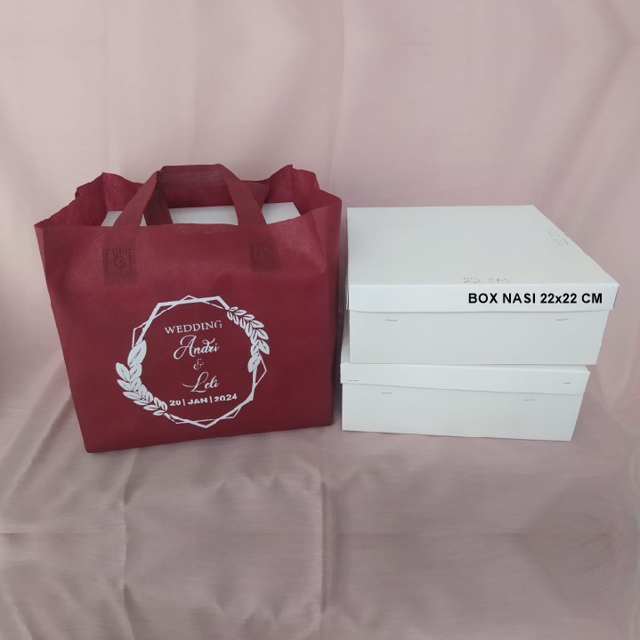 

Tas Berkat Hajatan Selametan Free Sablon Muat Box Nasi 22x22 cm Kuat Anti Robek