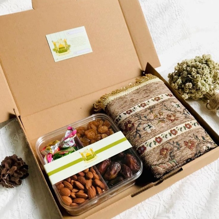 

Terlaku BISA GOSEND Hampers premium oleholeh haji dan umroh by BANGGA PROJECT snack box paket oleh oleh haji umrah premium kenangkenangan souvenir haji arab saudi murah berkualitas