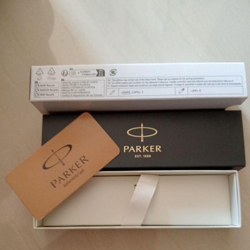 

Box Pen Parker Original tanpa authentic card