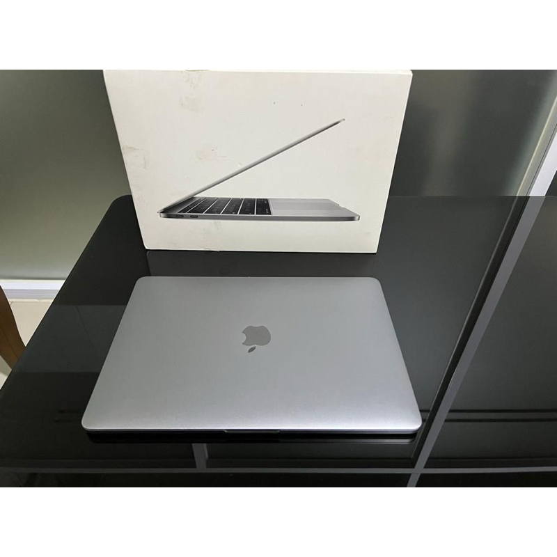 Macbook pro 2017 corei5 ex ibox 8/256GB