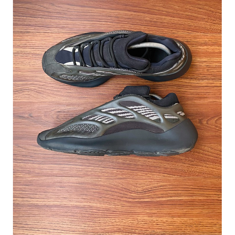 Adidas Yeezy Boost 700 V3 Alvah