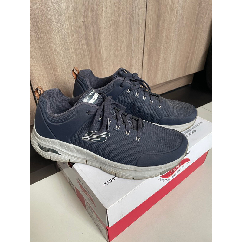 sepatu skechers pria archfit preloved