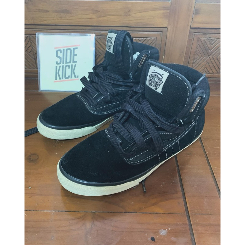 FMS Shoes - Future High Top