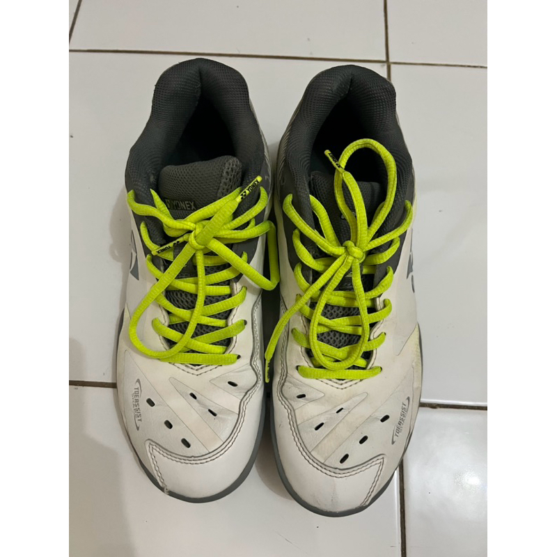 sepatu yonex shb 65 z3 second