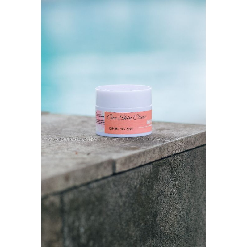 Gee SkinClinic Day Cream Lightening