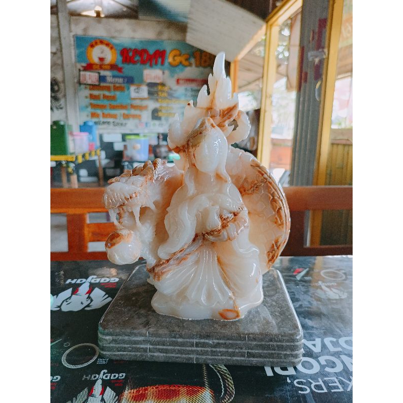 Patung dewa Kwan im & naga batu onix Lampung