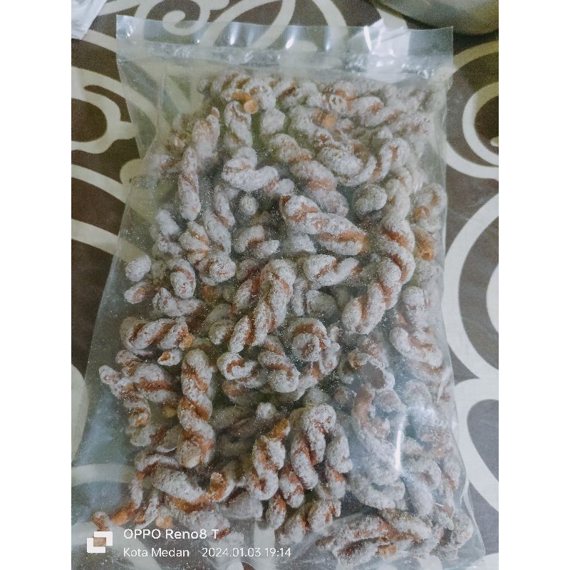 

jajanan untir untir 500 gram