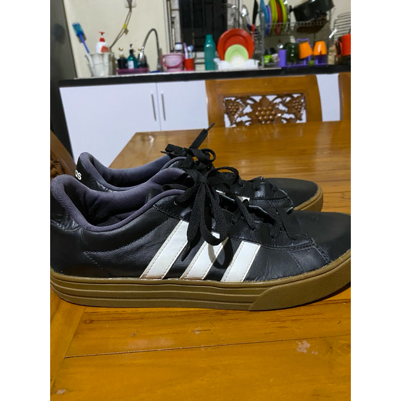 Sepatu Adidas 42 Second