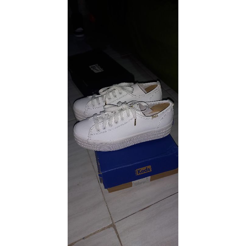 sepatu keds new with box original store triple up lather
