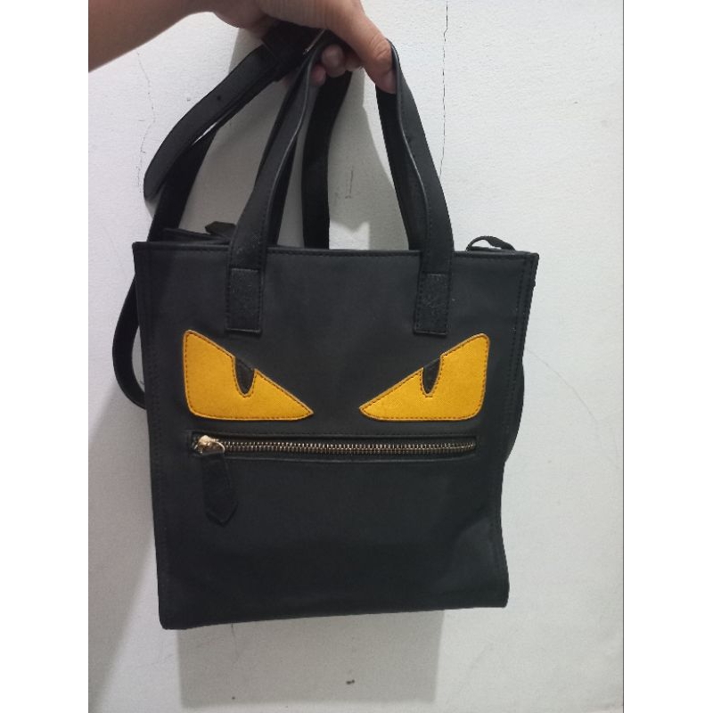 preloved tas fendi mata wanita tas kanvas
