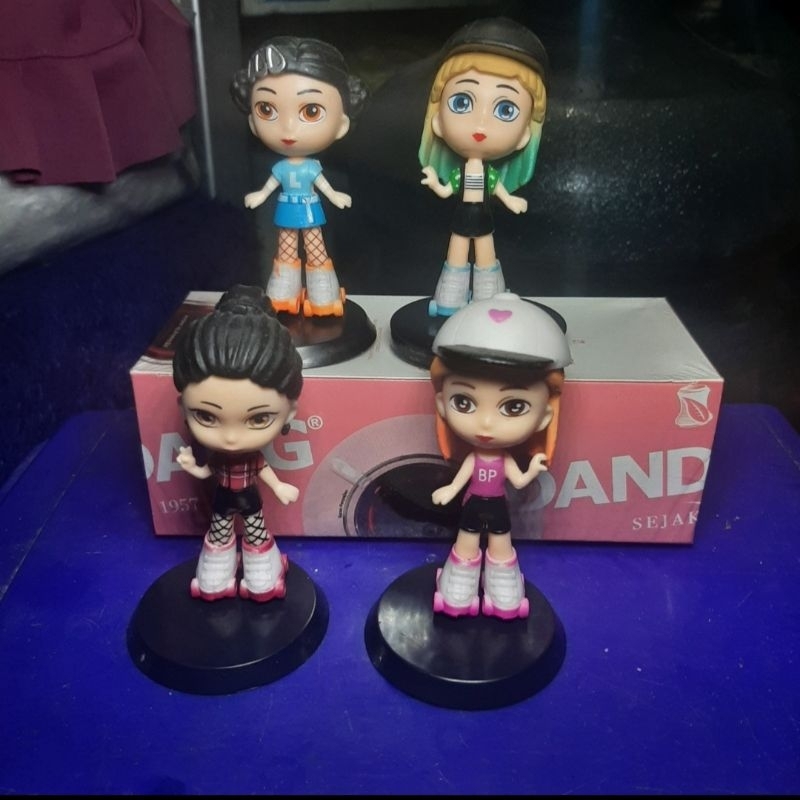 mainan / figure dikoleksi blackpink boom keren