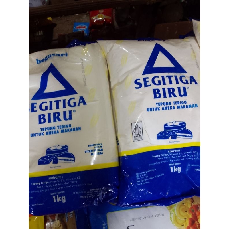 

Tepung terigu segitiga biru 1kg