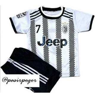 Setelan Baju Bola Anak Juventus terbaru bisa COD