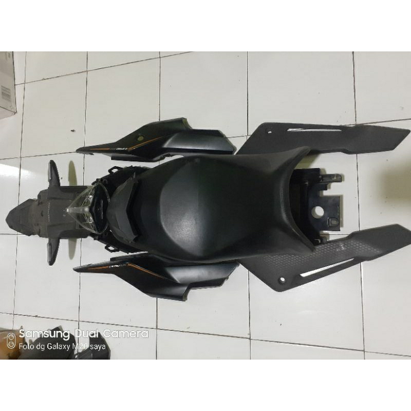 body blkng cb150X plus jok