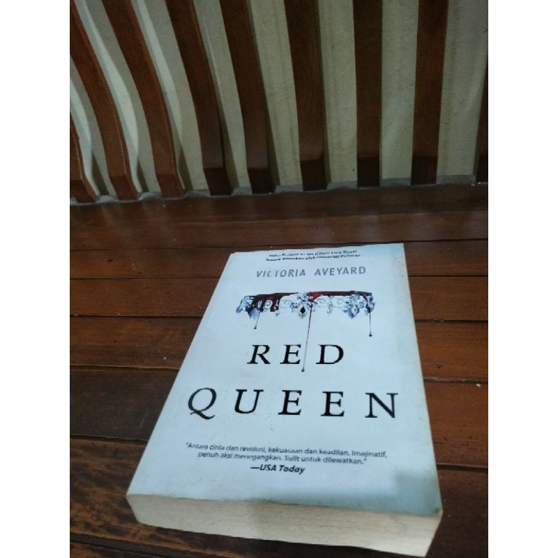 [Preloved] Red Queen (Silver and Blood Tetralogy #1)
