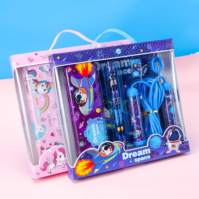 

SET ATK GIFT BOX KIDS ANAK MOTIF ASTRONOT DINO ANIMAL DINOSAURUS UNICORN OCEAN CARS HELLO KITTY FROZEN DORAEMON SPIDERMAN PENSIL PENGGARIS PENGHAPUS RAUTAN LOMPAT TALI / 1 SET PENCIL P14